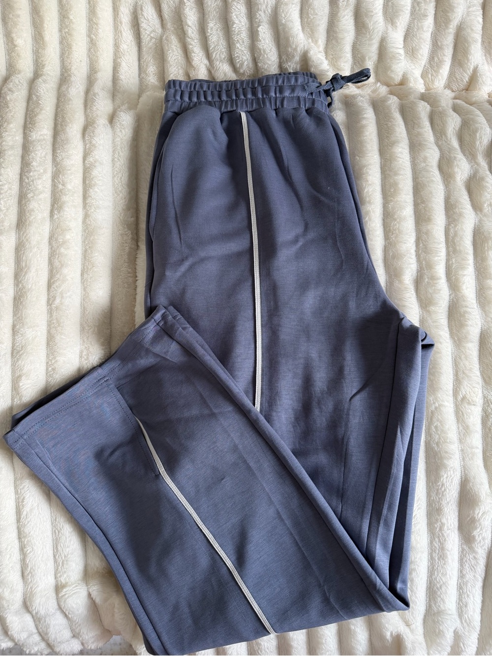 2 Pc Lounge Set NWT - Picture 5 of 9